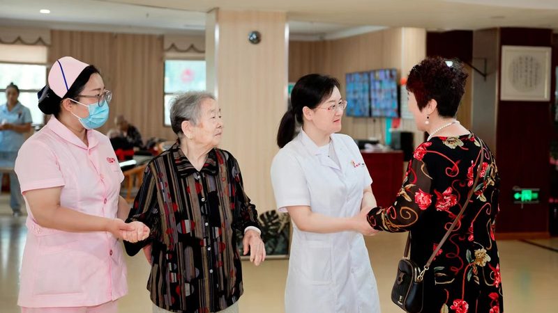 智能养老院设备凭什么比普通养老设备贵几倍