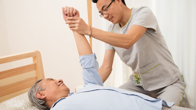 成都医养结合床位价格揭秘：如何选择合适的护理方案**