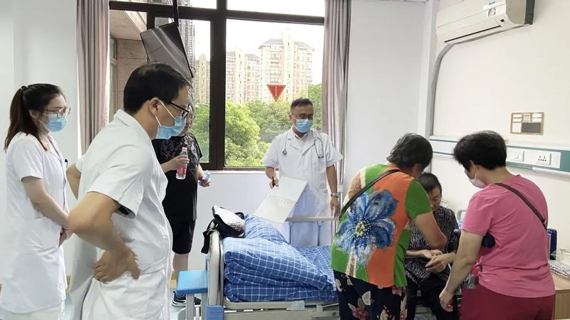 智慧养老居家服务加盟：趋势、挑战与机遇