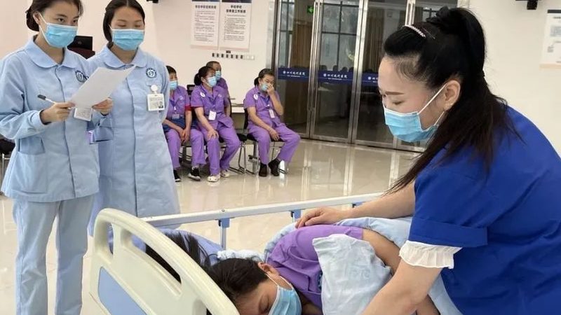 社区智慧养老服务中心与普通养老院的差异解析